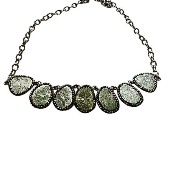 21" Scroll by Dillards Vintage Two-Tone Baroque Teardrop Pendant Necklace - Picture 10 of 12